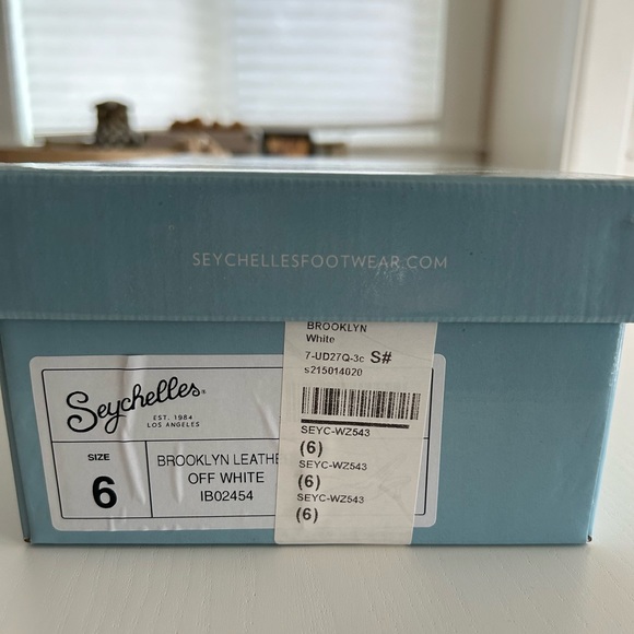 Seychelles Brooklyn Kitten Heel in White - Picture 16 of 16